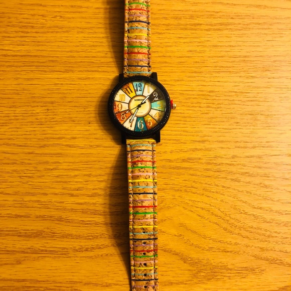 Adventure watch - Picture 3 of 4